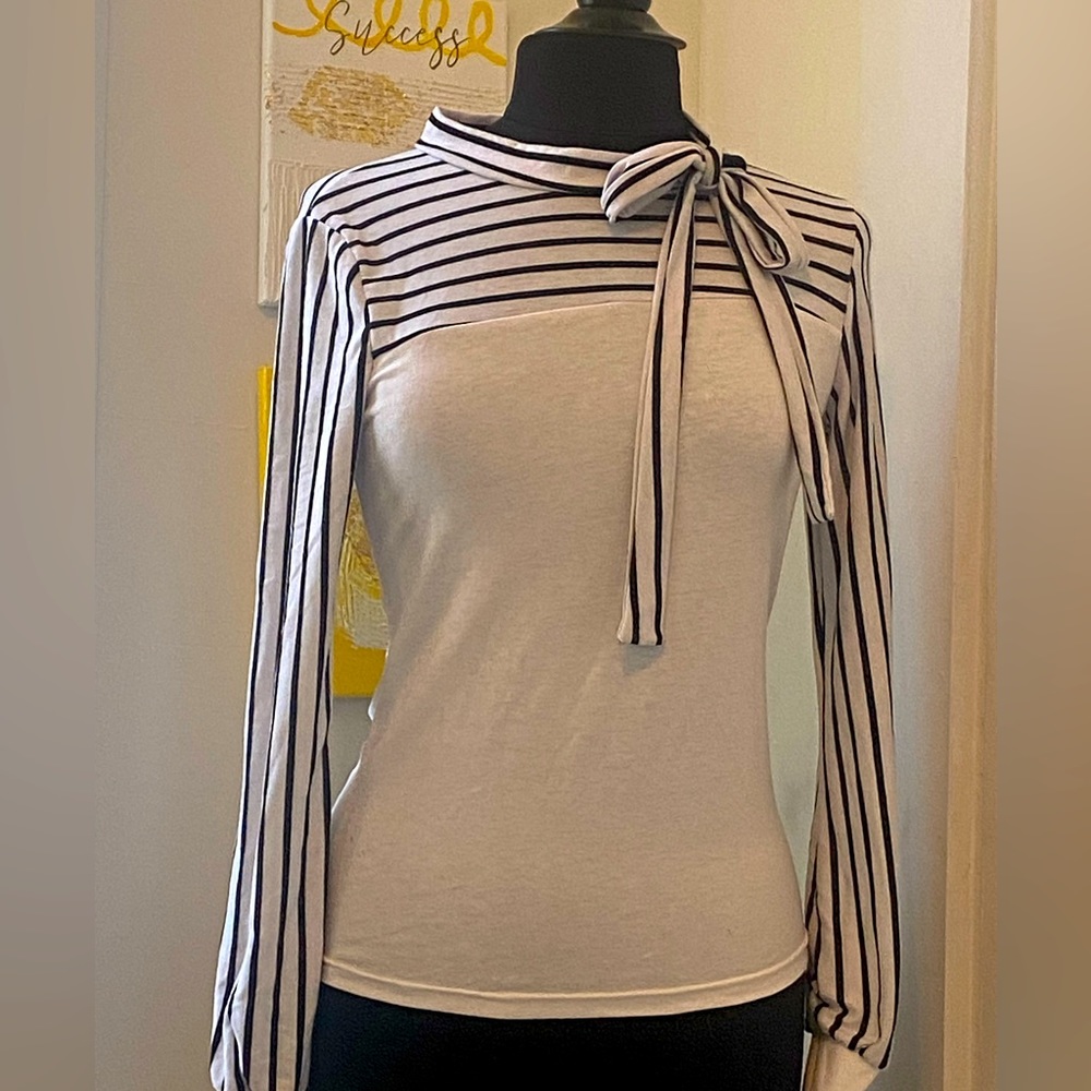 Fashion Black and White Women Bow Top